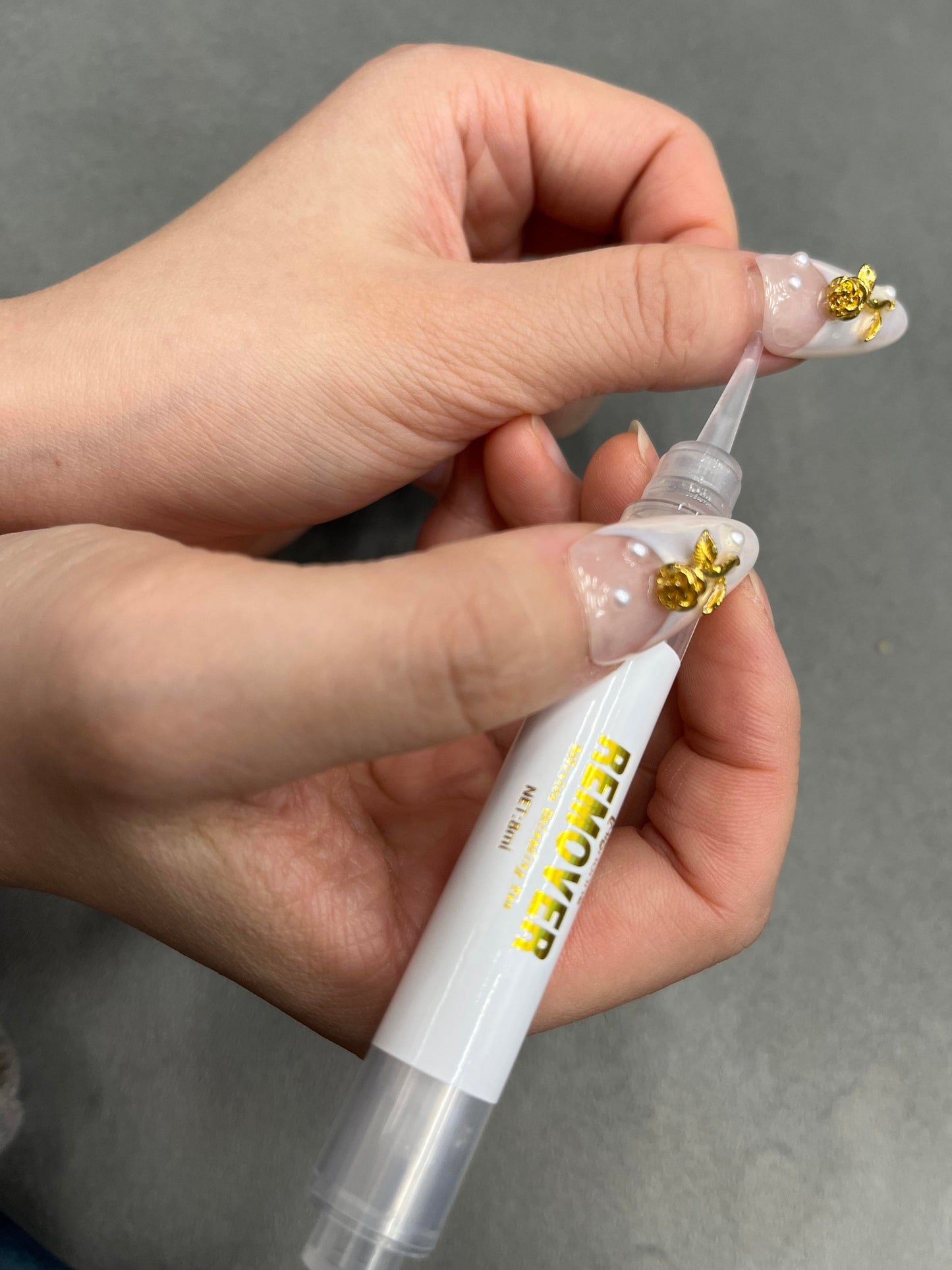 Mignonne Nail Glue Remover Pen-Adhesive Unloading Pen