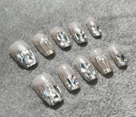 Snow Princess - Mignonne Studio's high quality handmade press-on nails